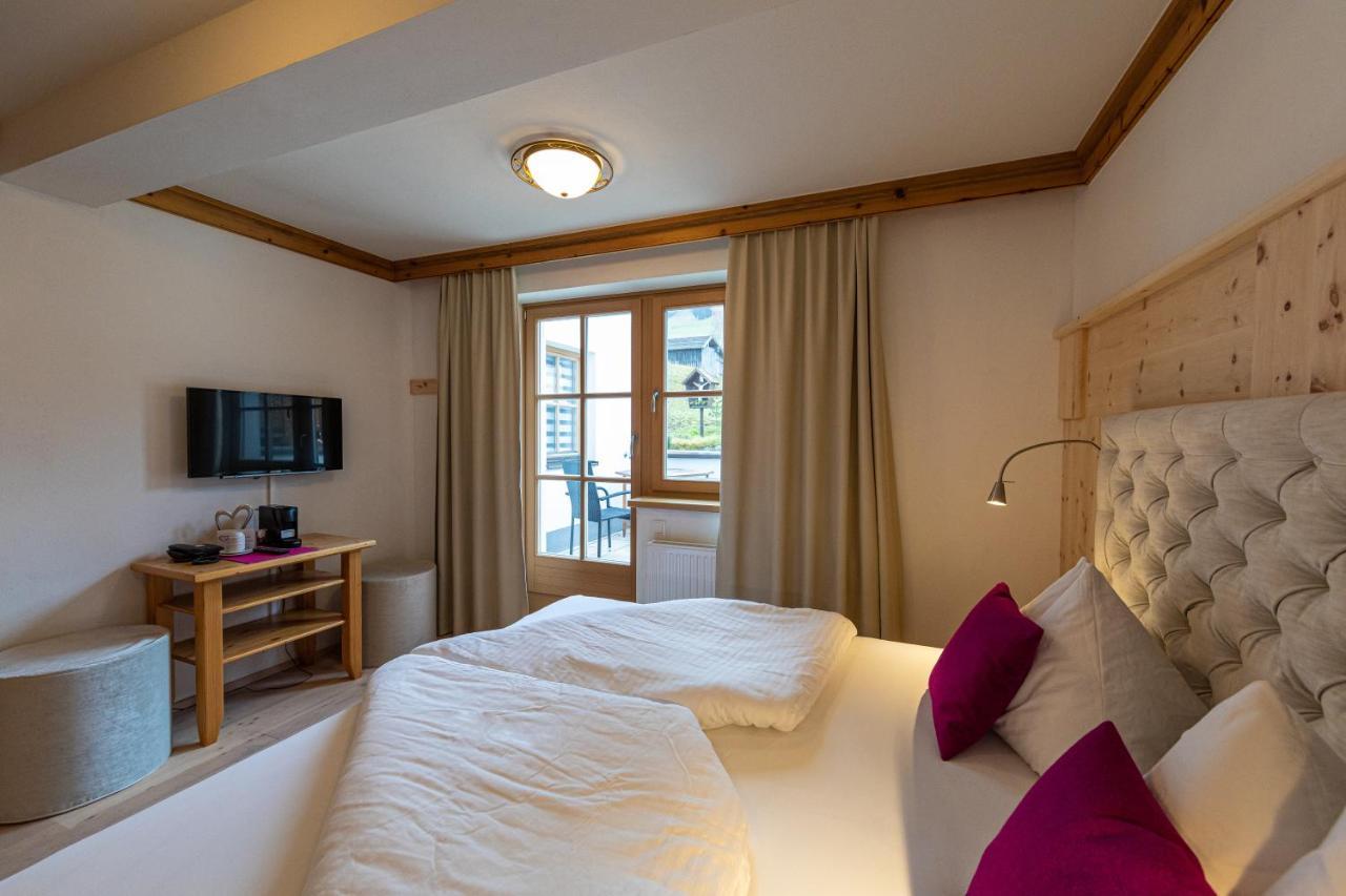 Hotel Und Alpen Apartments Mit Sauna - Buerglhoeh Бишофсхофен Экстерьер фото